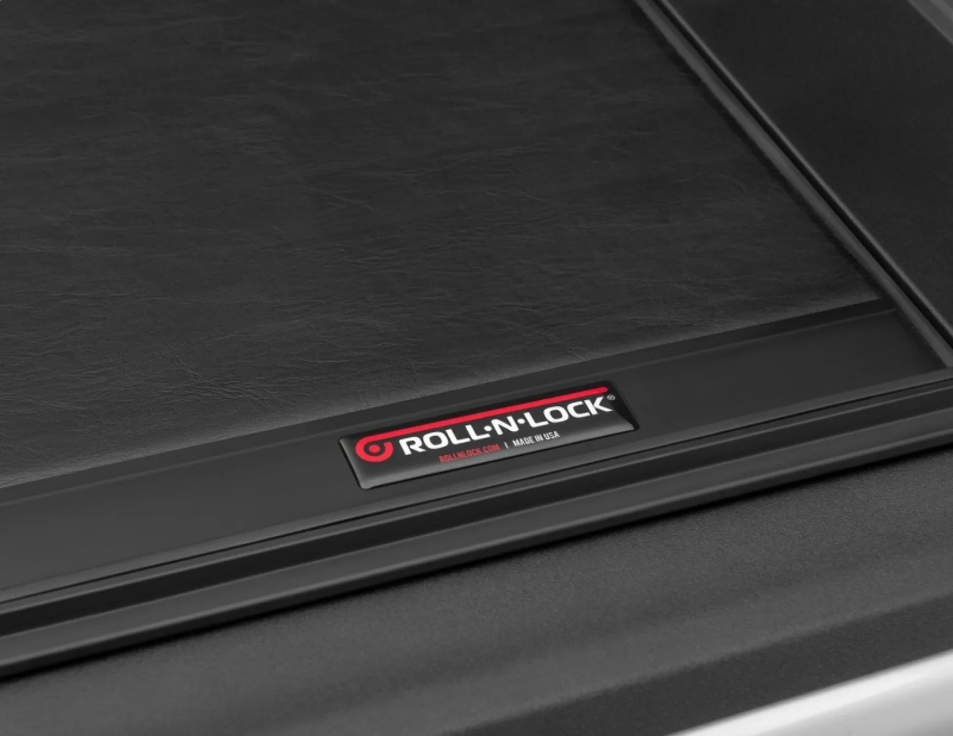 Bed 5' Retractable Rail M-Series (60") RealTruck LG496M System Tonneau w/o Select Roll-N-Lock Gladiator Bed Cover Truck | by Jeep 2020-2023 with Trail Compatible |