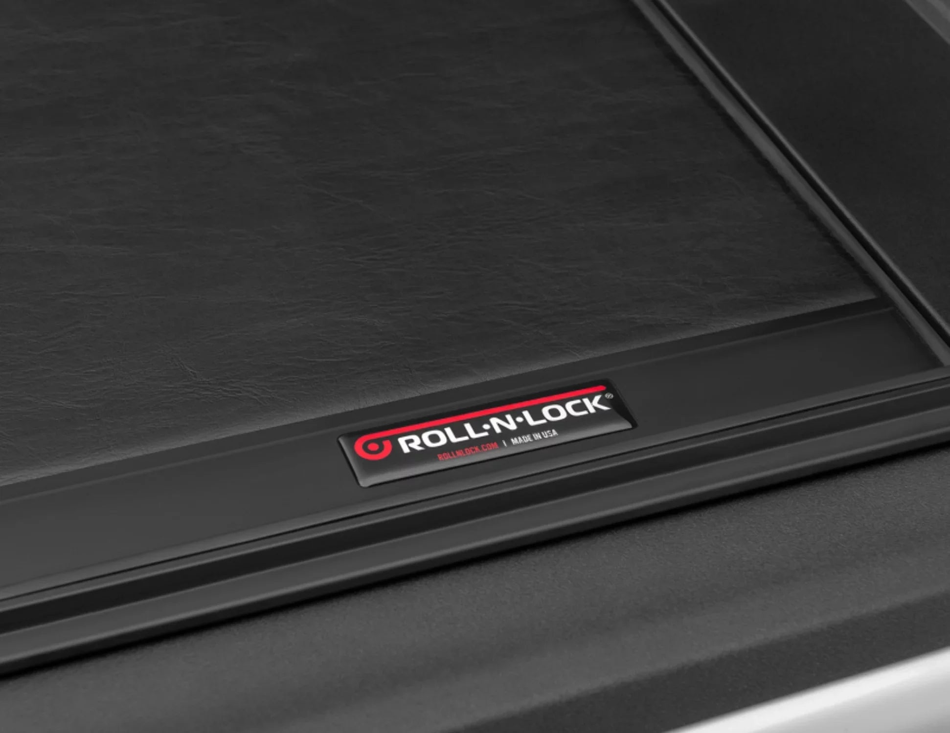 Bed 5' Retractable Rail M-Series (60") RealTruck LG496M System Tonneau w/o Select Roll-N-Lock Gladiator Bed Cover Truck | by Jeep 2020-2023 with Trail Compatible |